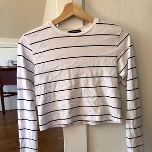 Brandy Melville long sleeved cropped shirt